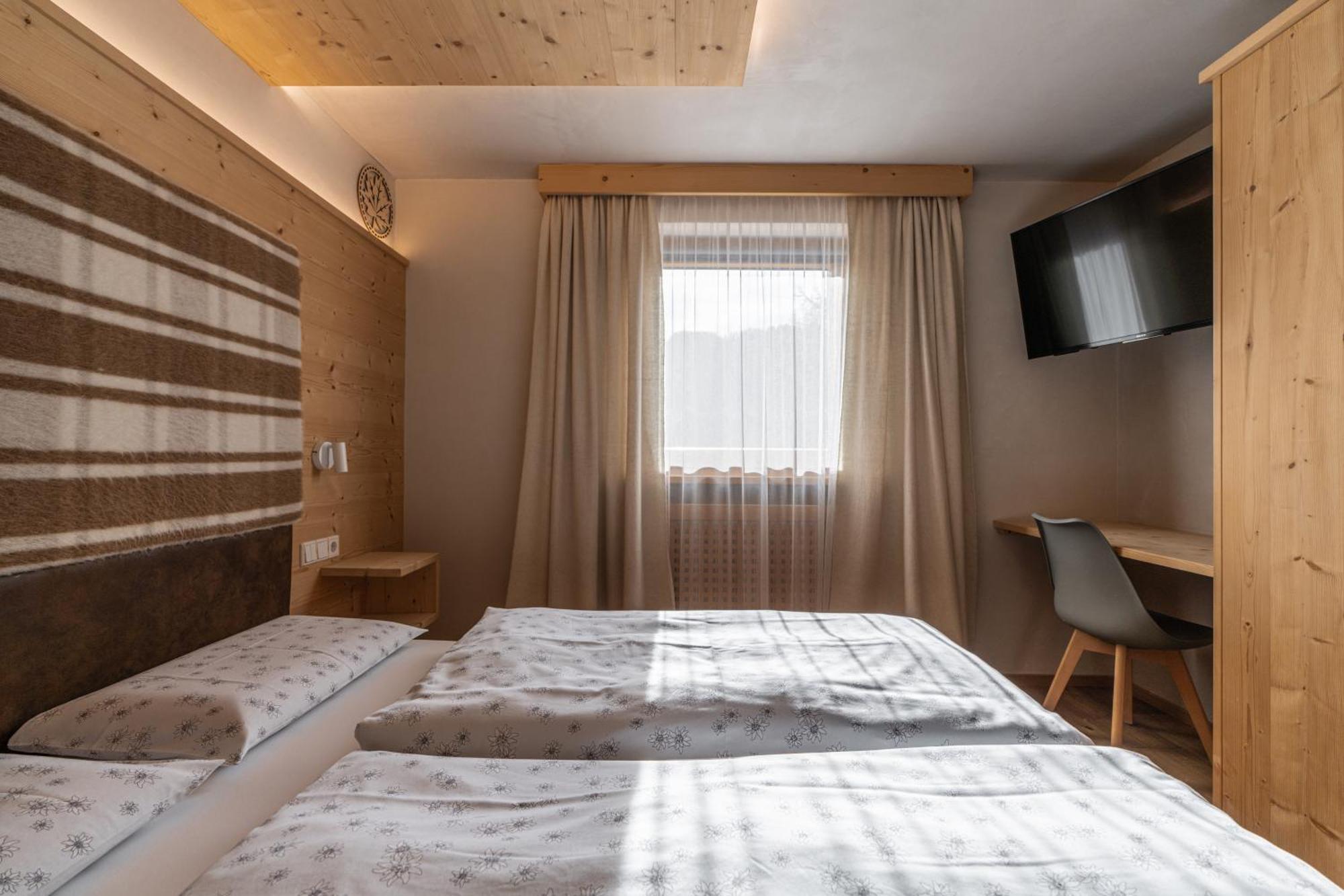 Ciasa Iachin - Dolomites Dream Retreat Διαμέρισμα San Martino in Badia Εξωτερικό φωτογραφία