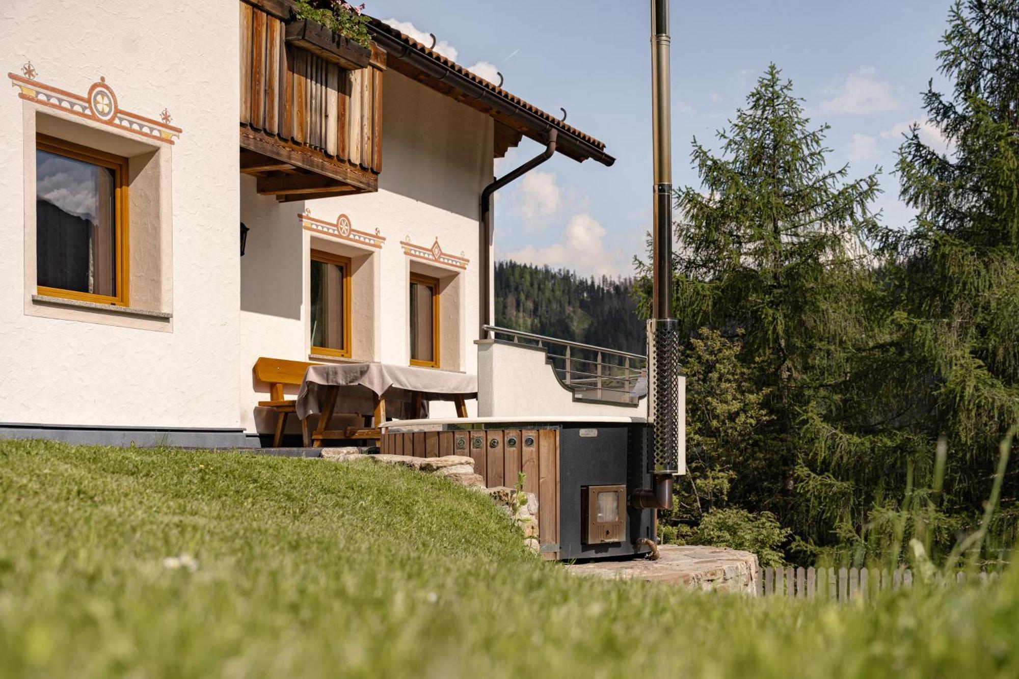 Ciasa Iachin - Dolomites Dream Retreat Διαμέρισμα San Martino in Badia Εξωτερικό φωτογραφία